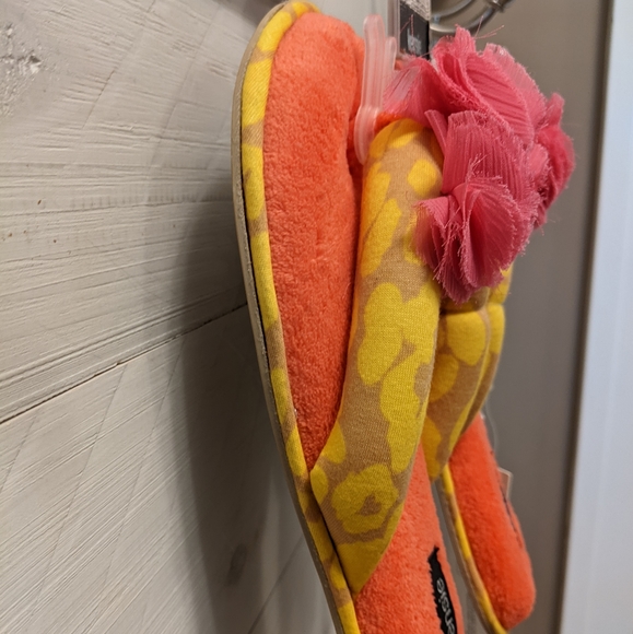 ✨ NEW Kensie Women's Slippers; Size: M 7/8; Color: Pink, Coral, Yellow, & Tan - Picture 4 of 9